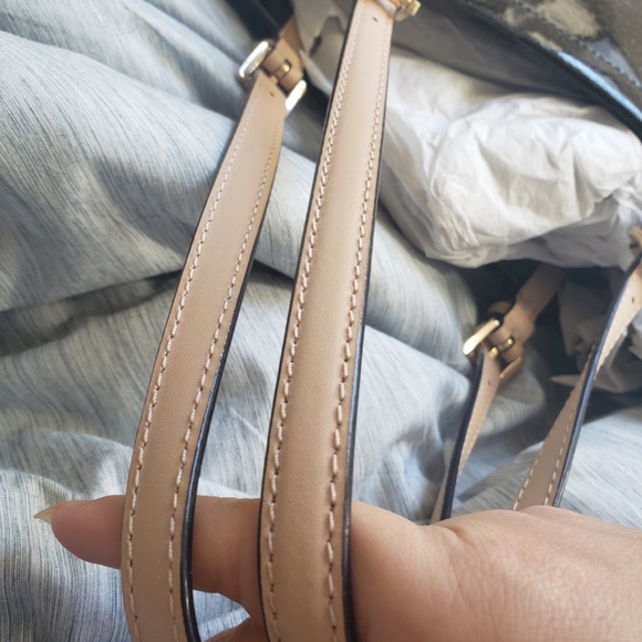 Michael Kors Leather Jet Set Bag - Picture 5 of 6